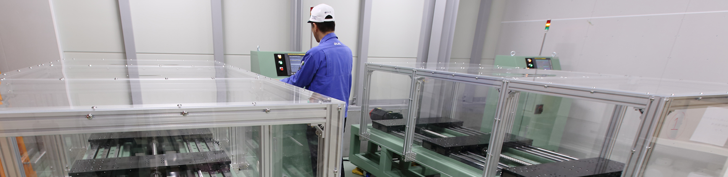 LUBE is, to protect the important machinery and plant maintenance, and contribute to the "manufacturing" through the realization of a safe and healthy working environment.